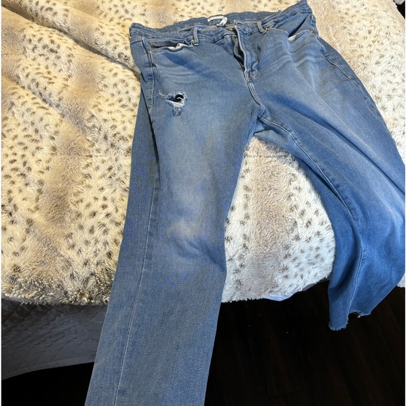 Good American Jeans - Picture 3 of 6